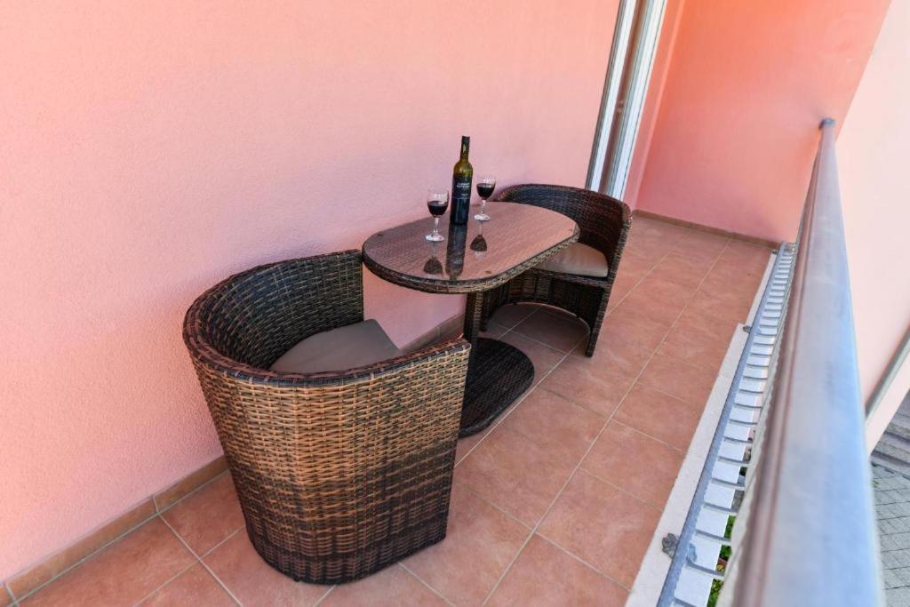 Apartments Vila Miranda โวดีเซ ภายนอก รูปภาพ
