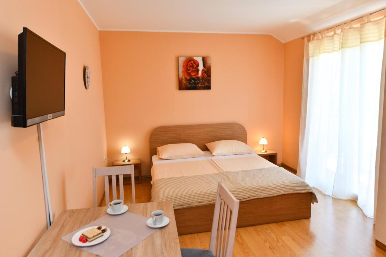Apartments Vila Miranda โวดีเซ ภายนอก รูปภาพ