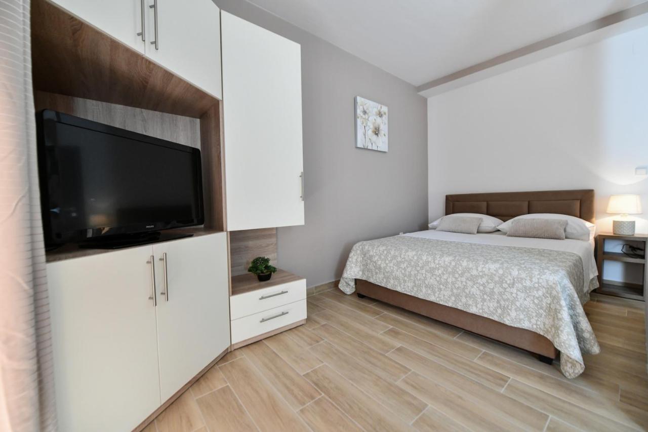 Apartments Vila Miranda โวดีเซ ภายนอก รูปภาพ