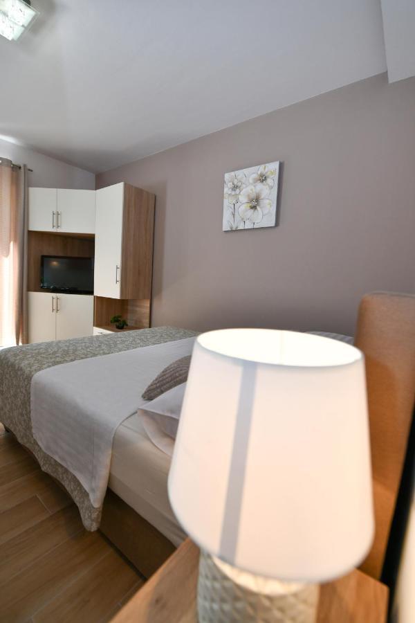 Apartments Vila Miranda โวดีเซ ภายนอก รูปภาพ